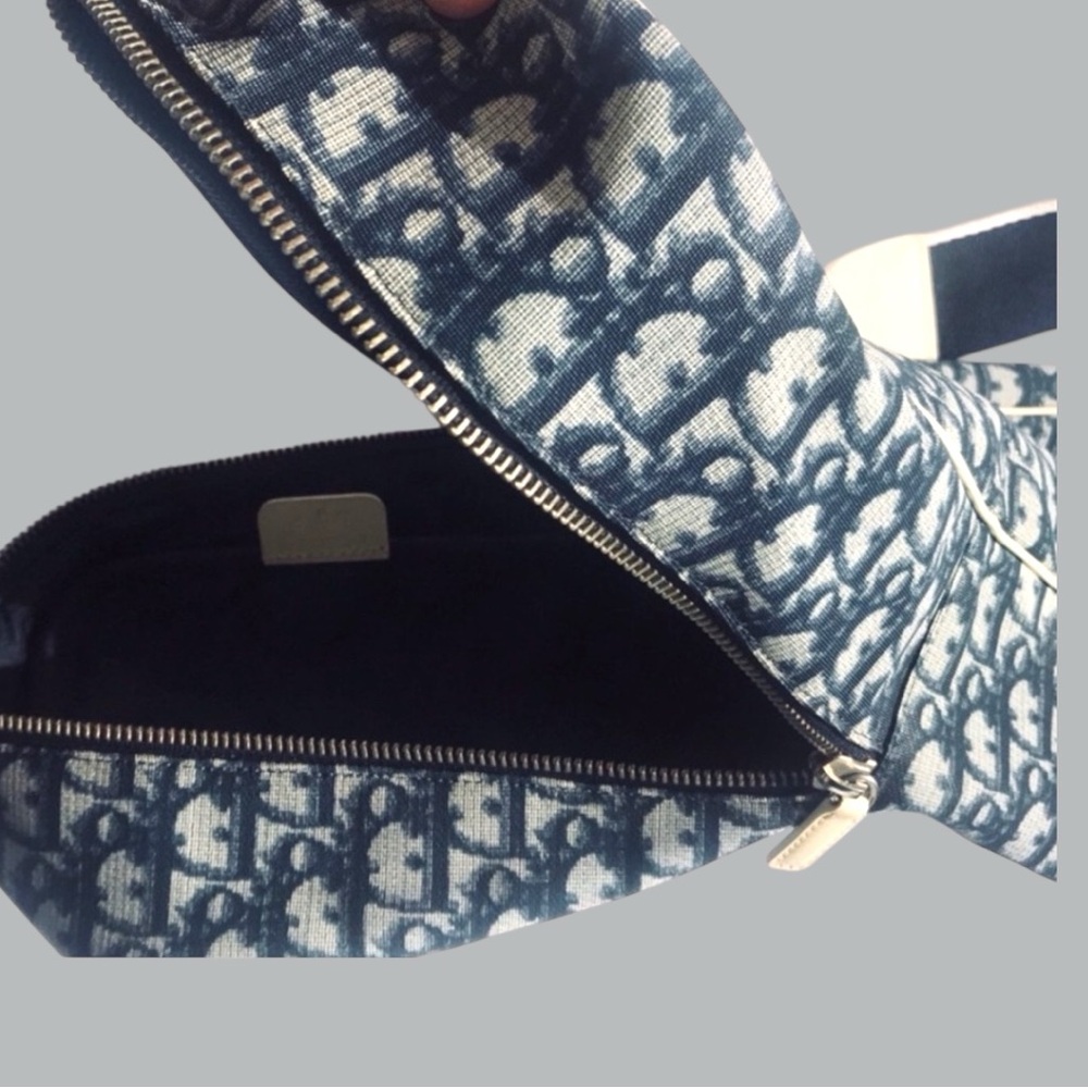 Dior Navy Monogram Shoulder Yoga Bag - Picture 6 of 9